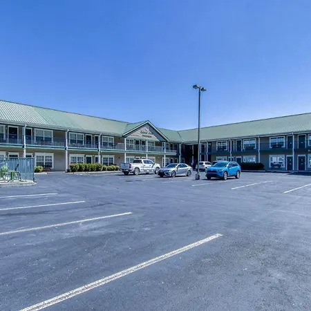 Colonial Crest 110 - Great Location! - You Can Walk To Town! Condo